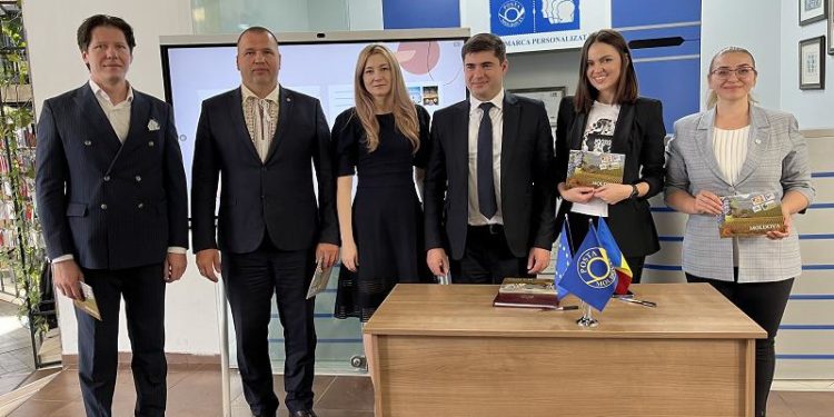 Poșta Moldovei a lansat o serie de mărci poștale dedicate Zilei Naționale a Vinului