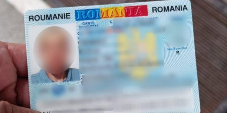 Doi moldoveni, prinși cu acte false la vamă: Ambii au recunoscut că le-au perfectat ilegal