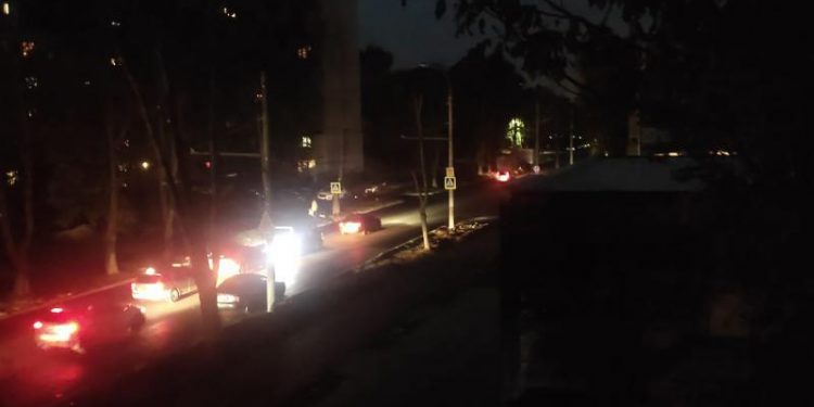 Cum se vede o trecere de pietoni din centrul Chișinăului, în orele de „unitate” | FOTO, VIDEO