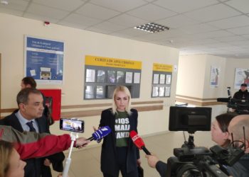 Marina Tauber, întâmpinată cu flori și aplauze la Curtea de Apel Chișinău