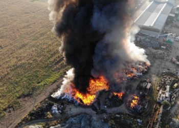 Pompierii IGSU au reușit lichidarea incendiului din strada Uzinelor