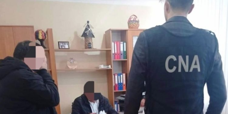 Un medic din Drochia ar fi pus diagnoze false unor pacienți, ca aceștia să-și perfecteze pașapoarte în regim de urgență