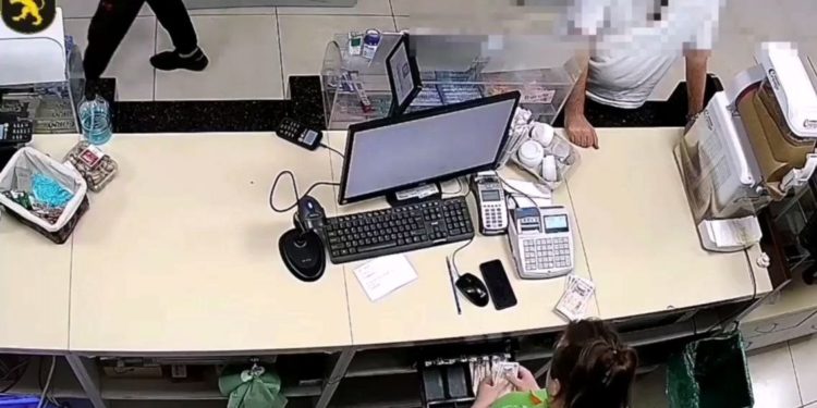 Schemă inedită de escrocherie aplicată de un cetățean străin în stațiile PECO din țară