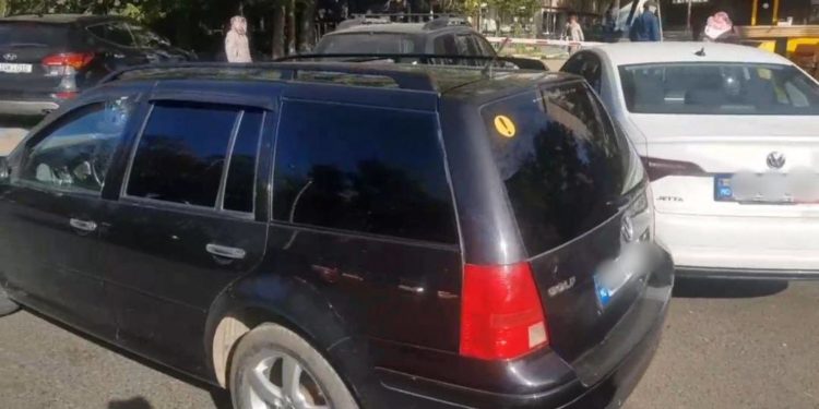 Mai multe automobile au fost evacuate din preajma Spitalului “Sfânta Treime” din capitală