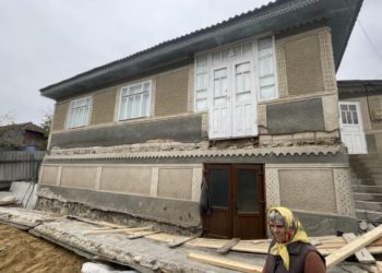 „Făcea lucrări de extindere a balconului casei”. IGSU oferă detalii despre bărbatul salvat de sub o placă din beton, la Hîncești | VIDEO