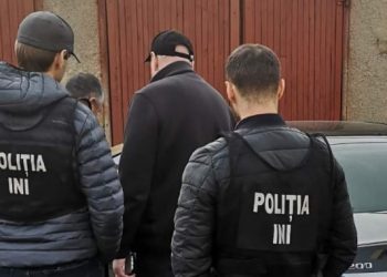 Полиция поймала банду автограбителей — они отключали сигнализацию при помощи спецсканеров | VIDEO