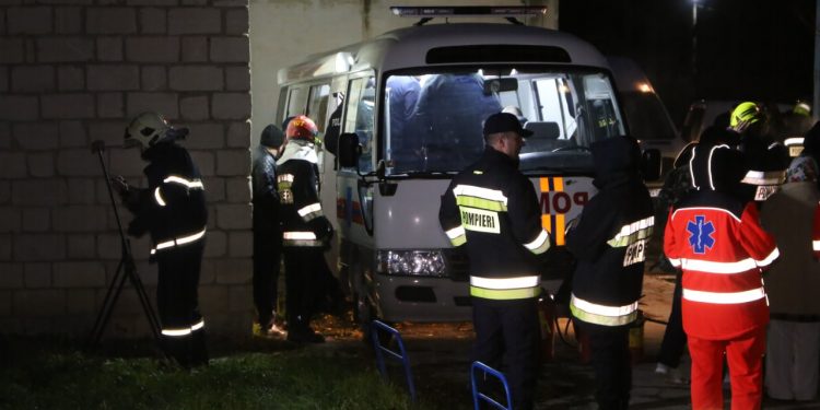 Pompierii, despre incendiul la Spitalul de Psihiatrie din Chișinău. Flăcările au fost declanșate la etajul doi, iar lupta cu focul a durat circa 4 ore | VIDEO