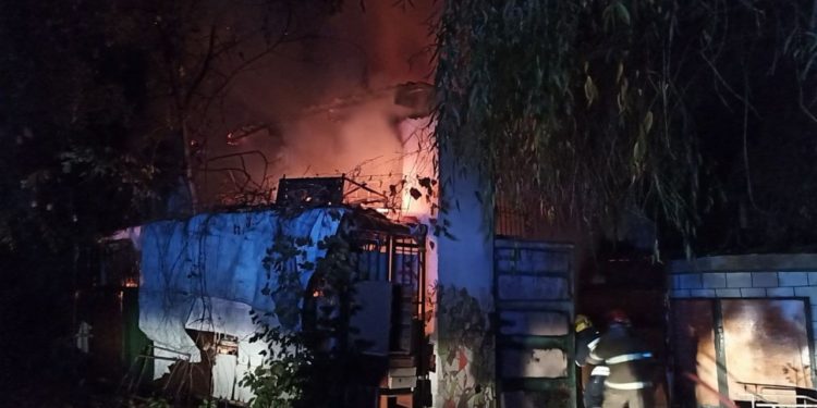 Un garaj cu trotinete electrice din capitală a fost cuprins de flăcări: Zeci de acumulatoare au explodat | FOTO