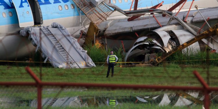 Aproape de tragedie: Un Airbus A330 al Korean Air Lines cu 173 de persoane la bord, avariat grav după aterizare