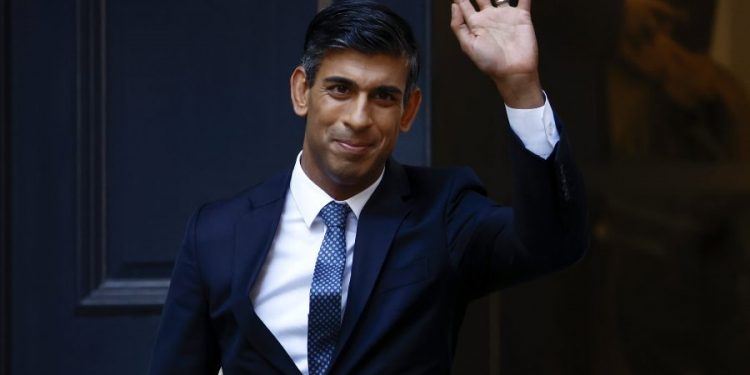 Averea lui Rishi Sunak îl face mai bogat decât regele Charles al III-lea. La cât este estimată?