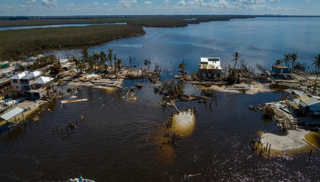 Florida este de nerecunoscut după uraganul Ian, clădirile principale nu mai sunt. Salvatorii încă găsesc cadavre printre ruine