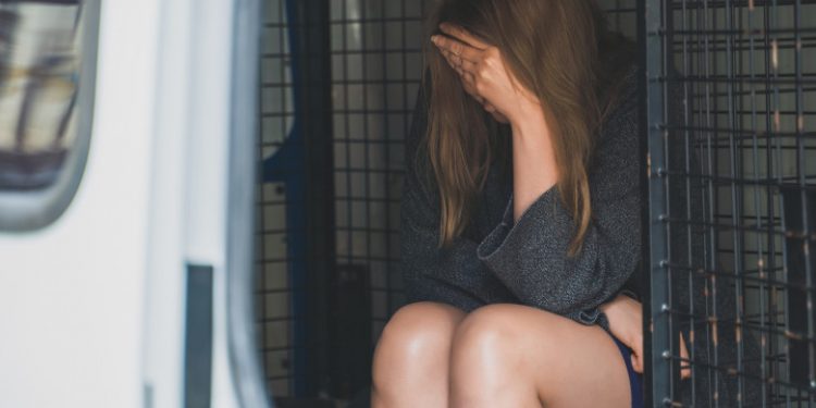 O femeie a căutat pe Google: cum să-mi ucid iubitul cu toporul. Apoi a fost arestată pentru crimă