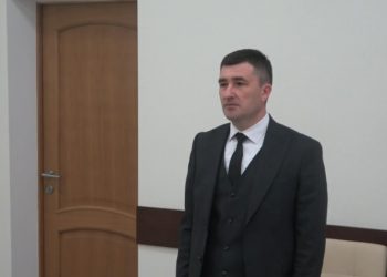 «Долой диктатуру»: Очередной флешмоб перед домом и. о. генпрокурора Иона Мунтяну | VIDEO