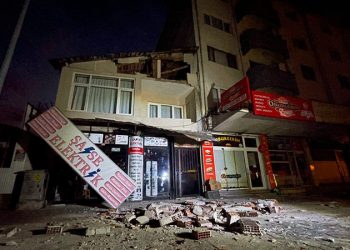 При взрывах на въездах в Иерусалим ранены 18 человек