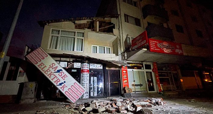 При взрывах на въездах в Иерусалим ранены 18 человек
