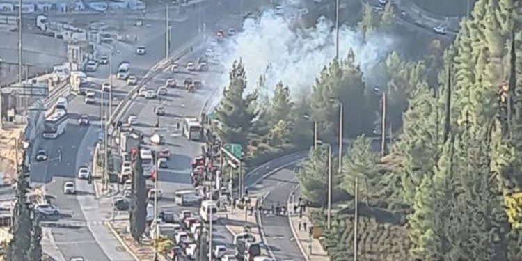 При взрывах на въездах в Иерусалим ранены 18 человек