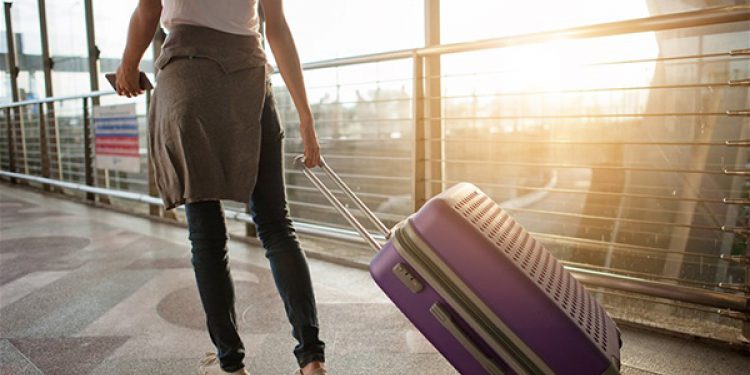 Directorul și managerul de vânzări al unei companii de turism, pe banca acuzaților. Au prejudiciat peste 100 clienți cu peste 4,6 milioane lei