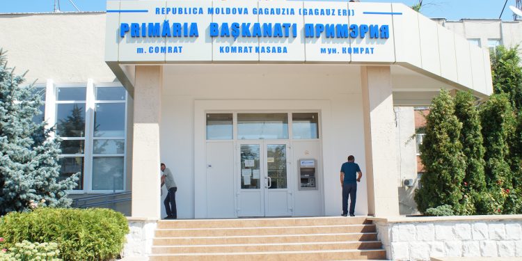 CNA, despre perchezițiile matinale la primăria Comrat: Un viceprimar și un alt angajat favorizau trei firme la procedurile de achiziții publice | VIDEO