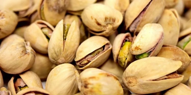 В Молдове из продажи отозвали партию фисташек