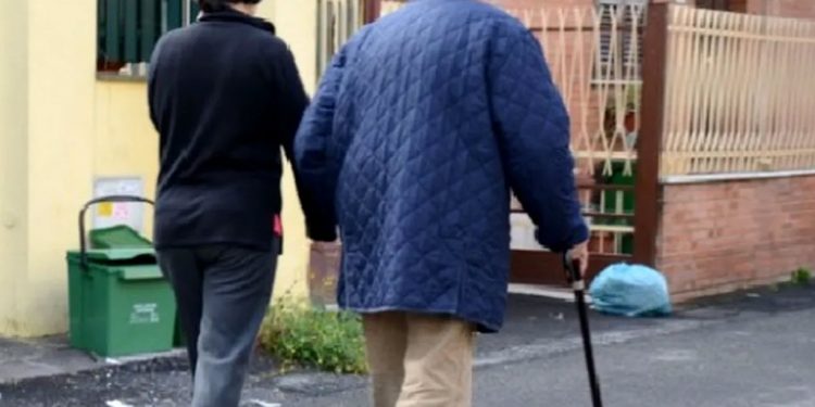 O moldoveancă ar fi înșelat o bătrână din Italia de 127 000 euro: „Soțul meu este ținut prizonier în Afganistan”