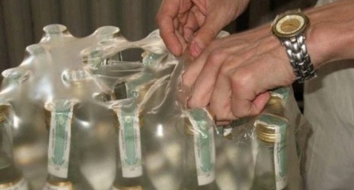 Конфтрафактный алкоголь на рынке: в Гагаузии задержали банду “самогонщиков”