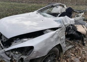 Смертельное ДТП во Флорештском районе: 23-летний водитель не справился с управлением и погиб, врезавшись в припаркованный автомобиль | VIDEO
