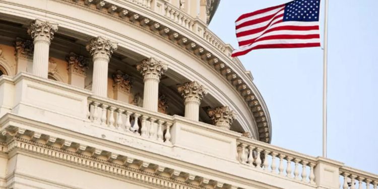 Bloomberg: Белый дом негласно попросил крупнейшие американские банки продолжать оказывать услуги некоторым компаниям из РФ