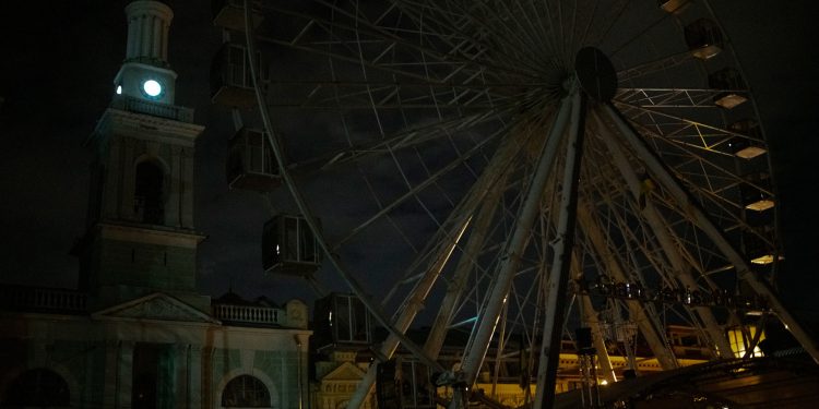 Премьер Украины: почти половина энергетических объектов страны выведена из строя