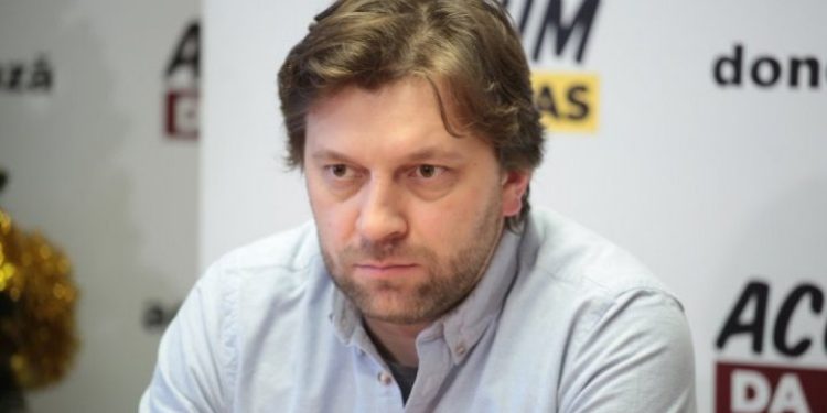 „Expresii indecente despre ex-ministrul Economiei, proiecte ajunse în Parlament fără avizul Guvernului și acces liber la datele oricărei persoane”. Ce conțin presupusele conversații ale lui Dumitru Alaiba | VIDEO