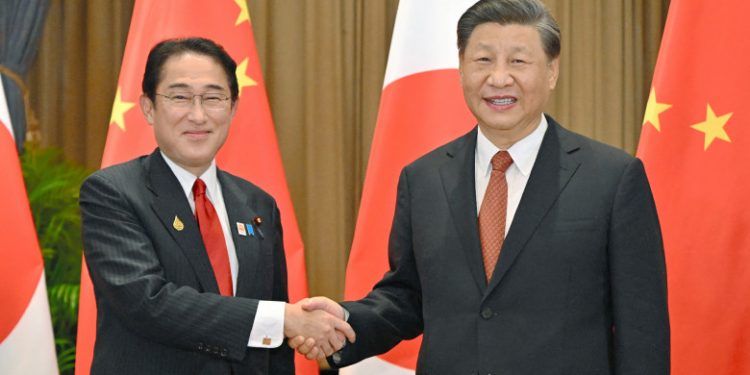 Premierul japonez i-a comunicat preşedintelui chinez „îngrijorarea sa serioasă” legată de securitatea în regiune