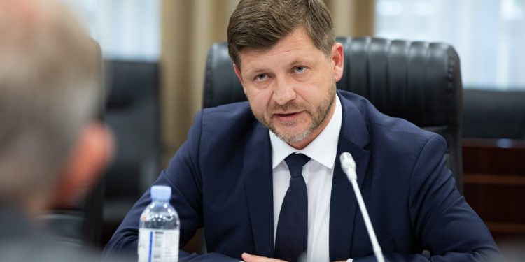 Secretarul de Stat al Guvernului Dumitru Udrea și-a anunțat demisia. Natalia Gavrilița: Are oportunități mai bune | VIDEO