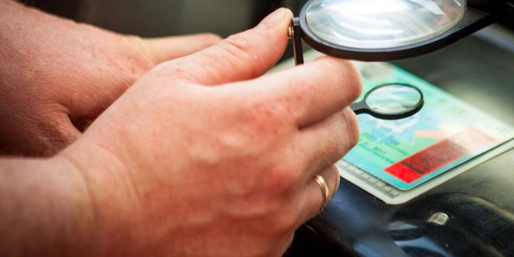 Cetățean al Israelului documentat penal pentru deținere de acte falsificate