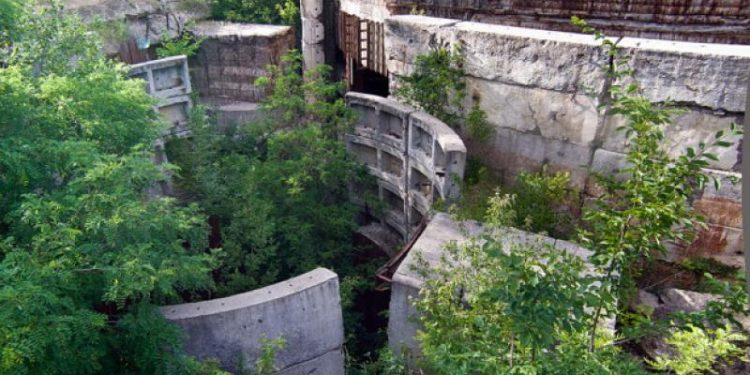 Cu cagule pe cap au intrat în fosta bază militară de la Olișcani, au atacat paznicul și au furat o mașină: Cinci persoane, reținute