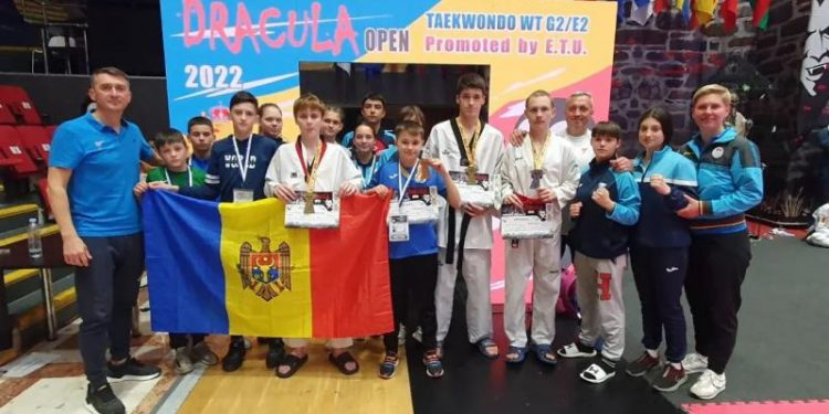 Luptătorii moldoveni au cucerit patru medalii la Dracula Open G-2 la taekwondola