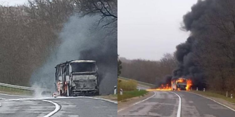 Un autocar, cu 49 de pasageri la bord, a luat foc, în apropiere de Strășeni. Poliția: Se deplasau la protest