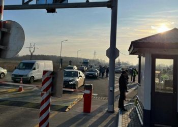 КПП в Окнице приостановил работу