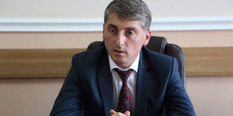 „A pornit o luptă, însă cum se va termina, rămâne de văzut”. Cum comentează analiștii politici și experții în drept solicitarea de restabilire în funcție a lui Harunjen | VIDEO