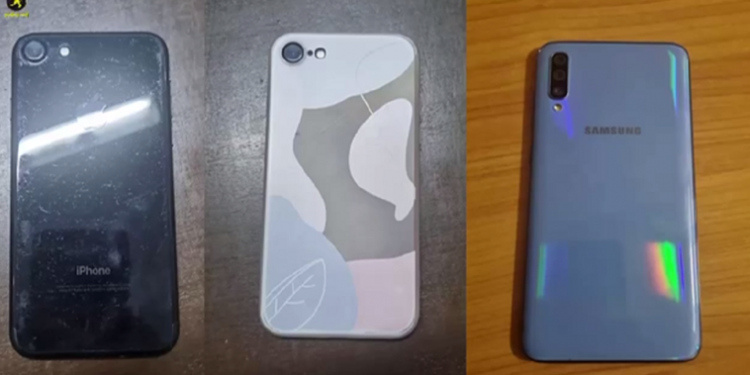 Tată și fiu, reținuți pentru pungășii. Ar fi lăsat mai multe persoane fără telefoane mobile | VIDEO