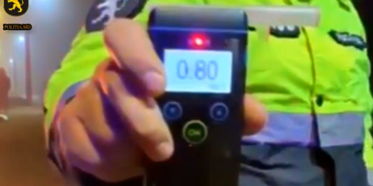 S-a crezut în Need for Speed! Un tânăr a urcat beat și fără permis de conducere la volan și s-a luat la întrecere cu poliția