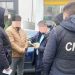 Avocat, reținut în flagrant de CNA. Ar fi pretins 5500 de euro pentru a influența o magistrată de la Drochia