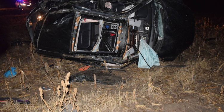 O femeie de 43 de ani a murit după ce mașina în care se afla s-a inversat, la Ialoveni: Șoferul era băut | VIDEO