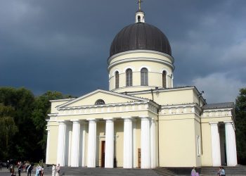 В митрополии Молдовы ответили на призыв либералов выйти из Русской православной церкви