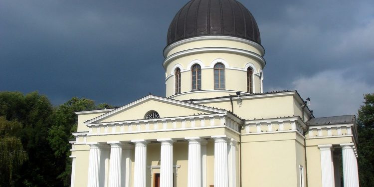 В митрополии Молдовы ответили на призыв либералов выйти из Русской православной церкви