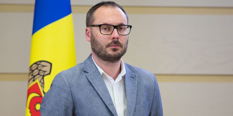 „Sunteți gata să treceți poligraful?” Replici tăioase în Parlament, în timpul examinării moțiunii înaintată de BCS împotriva ministrului Justiției | VIDEO