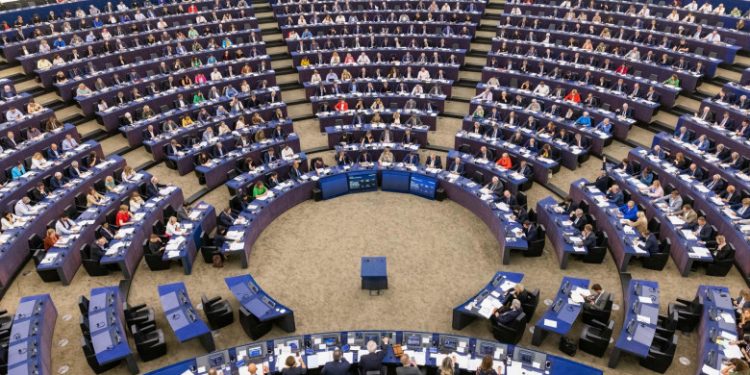 Parlamentul European a votat planul REPowerEU: 20 de miliarde euro pentru ca gospodăriile și IMM-urile să treacă iarna cu bine