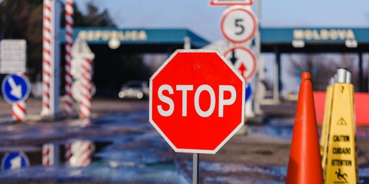 În atenția călătorilor! Un punct de trecere moldo-ucrainean își întrerupe programul de activitate