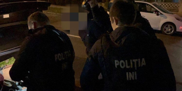 Un cetățean german, învinuit în 32 de cazuri de punere în circulație a drogurilor în proporții deosebit de mari, reținut în Chișinău