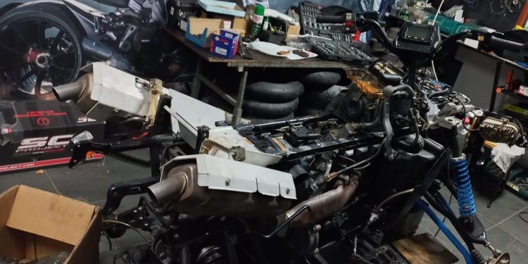 Contrabandă cu peste 30 vehicule motorizate și alte produse auto, de circa 11 milioane lei