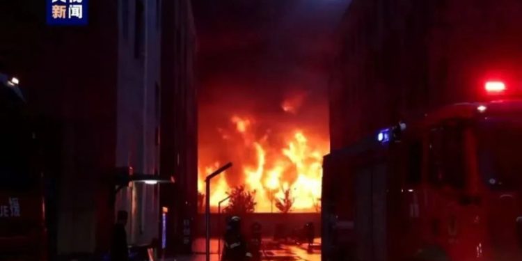China: 36 de morţi în incendiul unei fabrici din centrul ţării