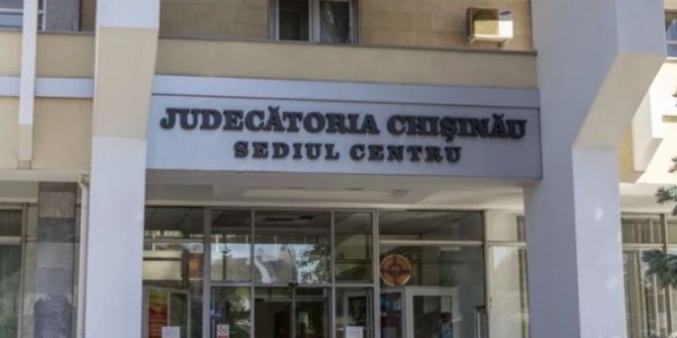 Alertă cu bombă la sediul Centru al Judecătoriei Chișinău